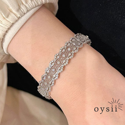 Stellar Lace – Pavé Star Bangle