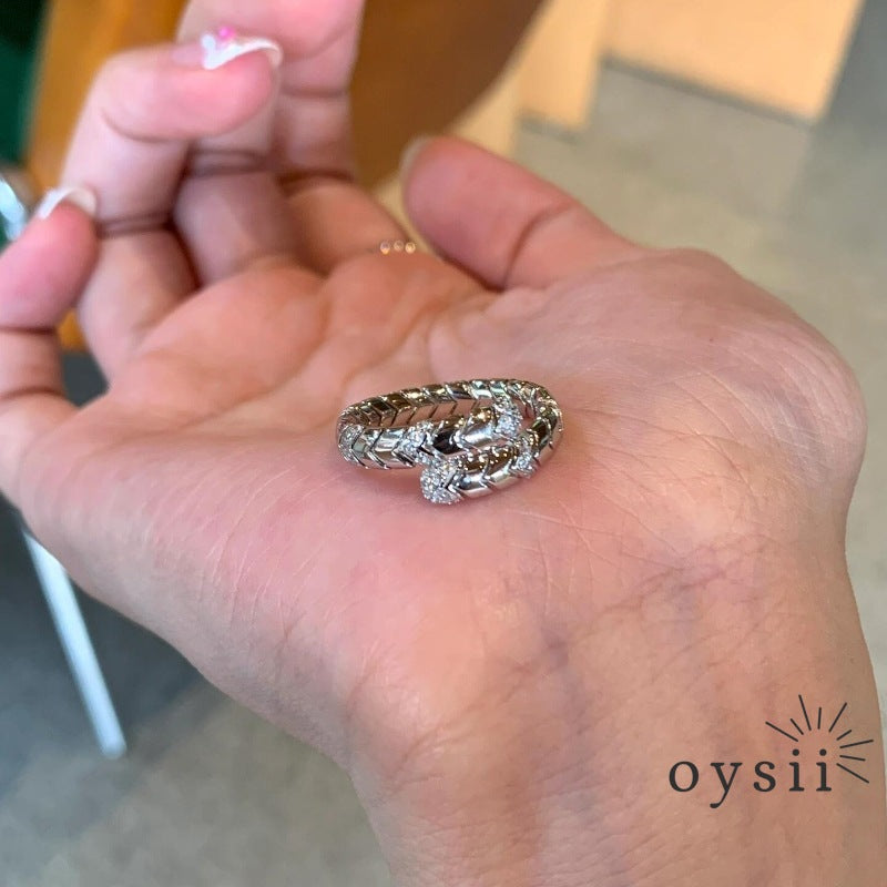 Serpent Luxe – Spring Diamond Ring