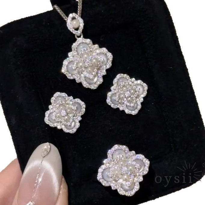 Moonlit Whisper – Cat’s Eye Pearl Clover Set