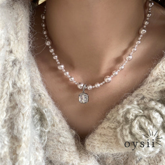 Rose Beam – Manta Pearl & Square Crystal Necklace