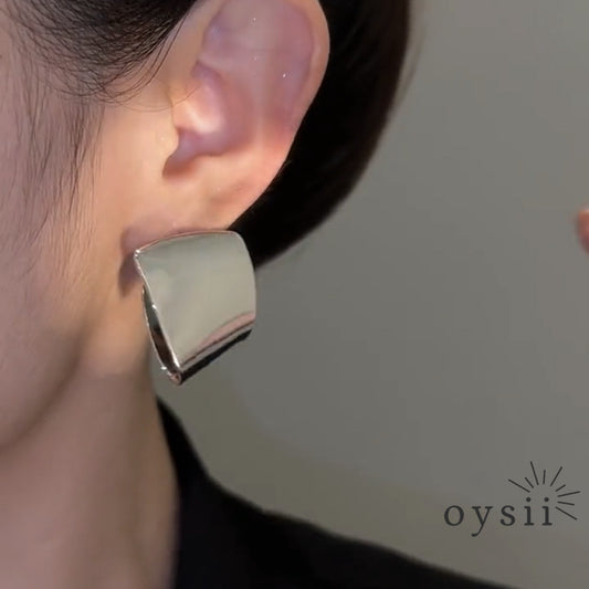 Obsidian Edge – Asymmetric Black Rhombus Earrings