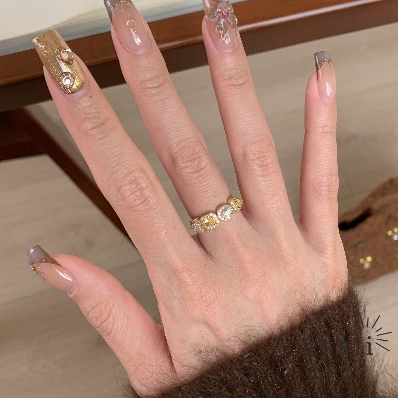 Radiant Elegance – Diamond Statement Ring