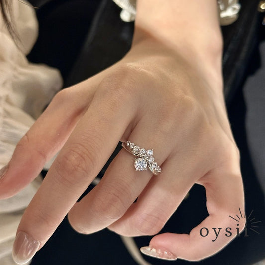 Royal Edge – V-Shaped Diamond Ring