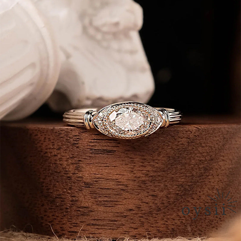 Roman Echo – Vintage Column Textured Ring