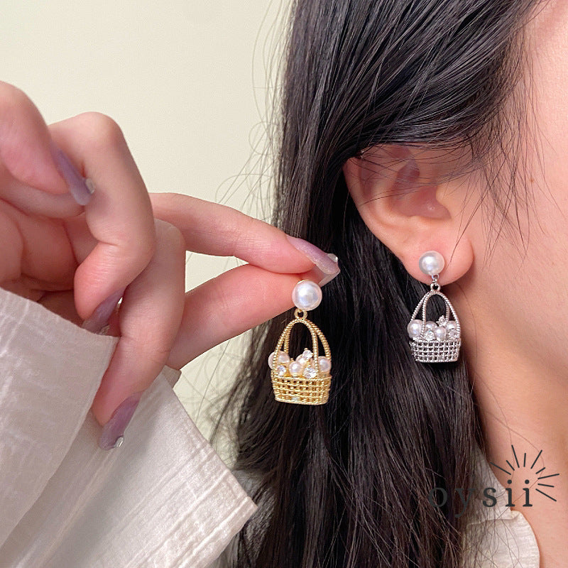 Luna Bloom – Pearl Woven Flower Earrings