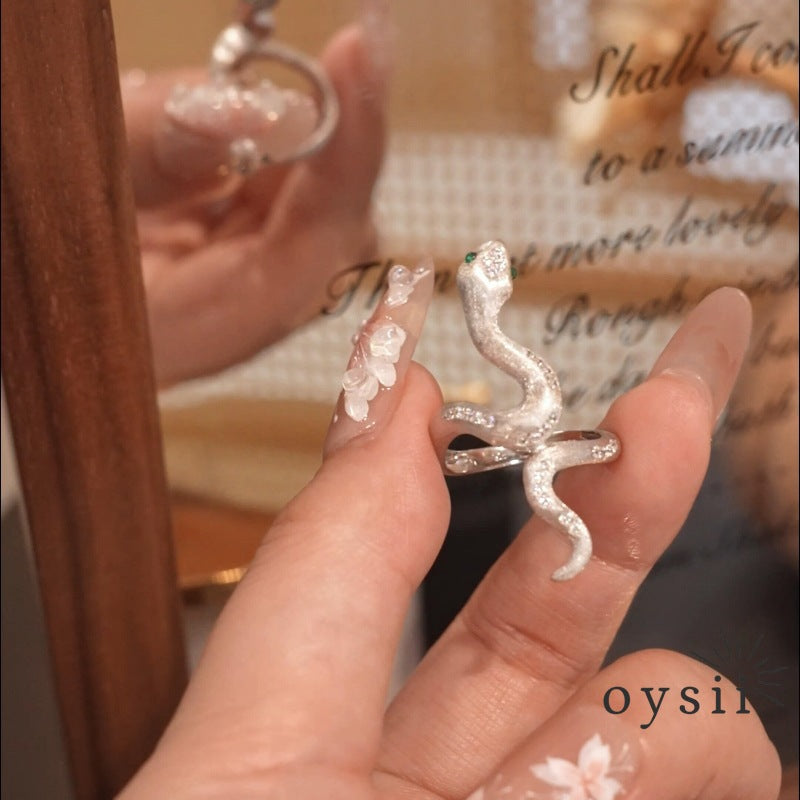 Emerald Serpent – Vintage Dual-Tone Snake Ring