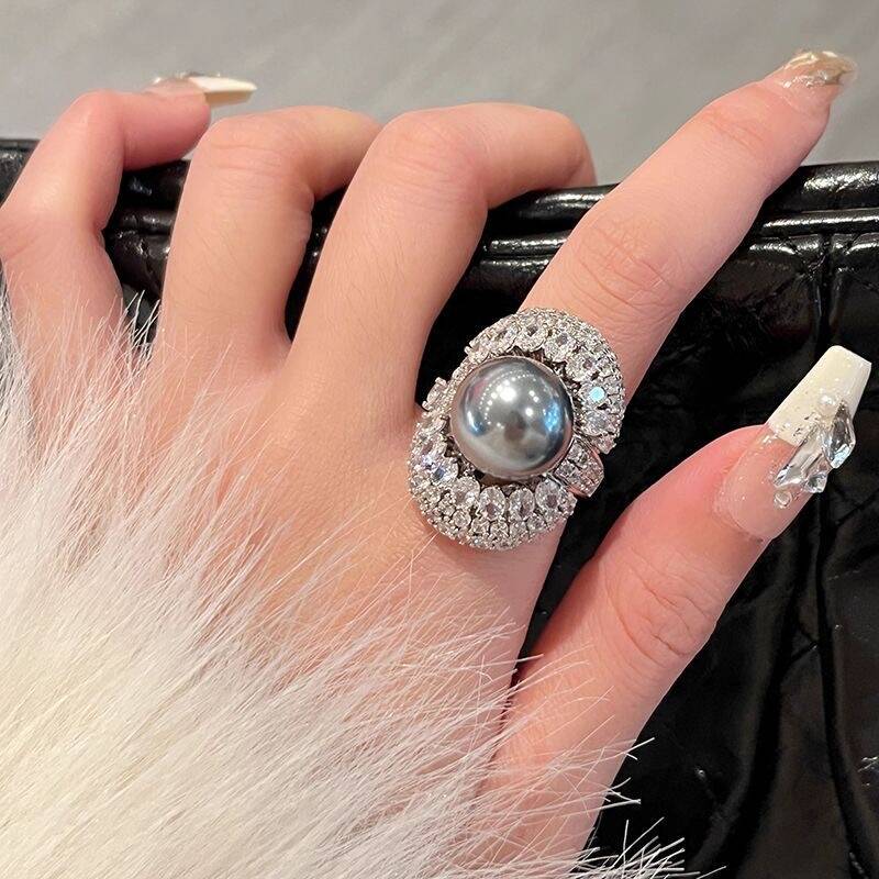 Minimalist Pearl Ring