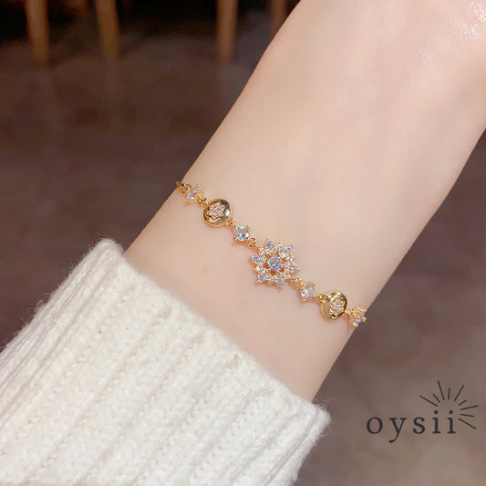 Petal Muse — Micro Zircon Flower Adjustable Bracelet