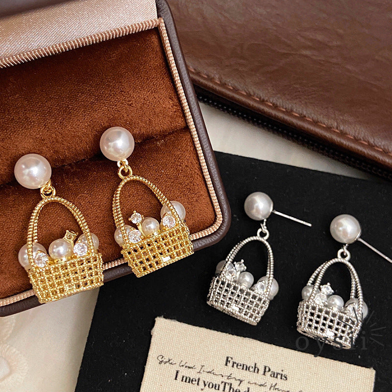 Luna Bloom – Pearl Woven Flower Earrings