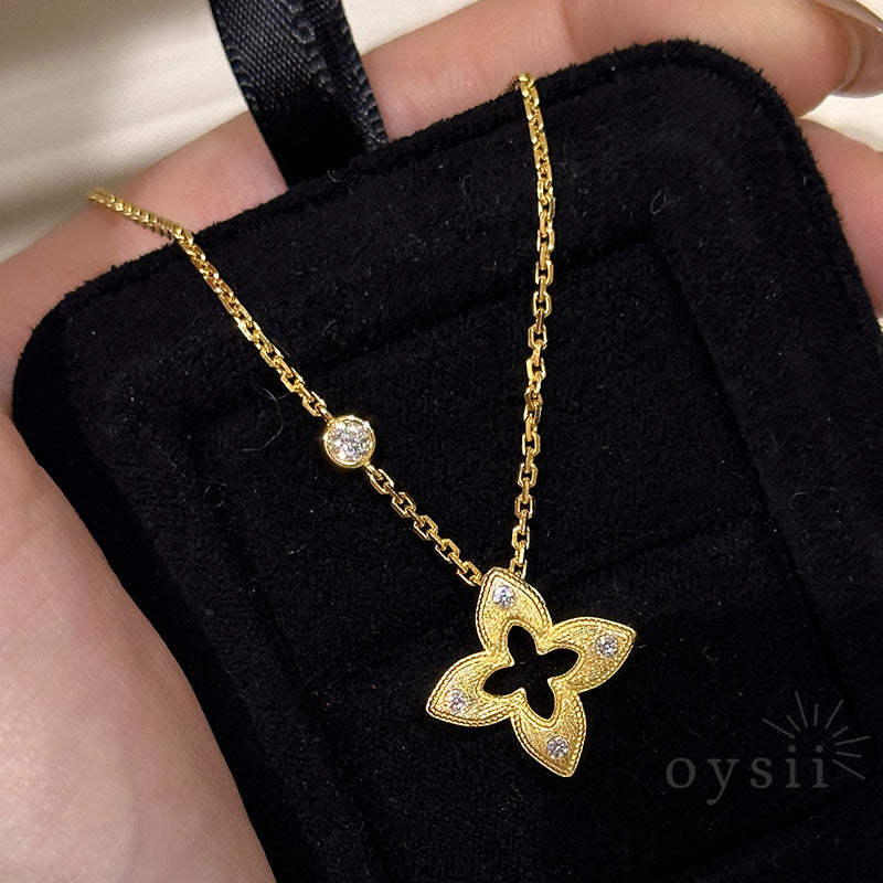Lucky Petal – Hollow Clover Necklace