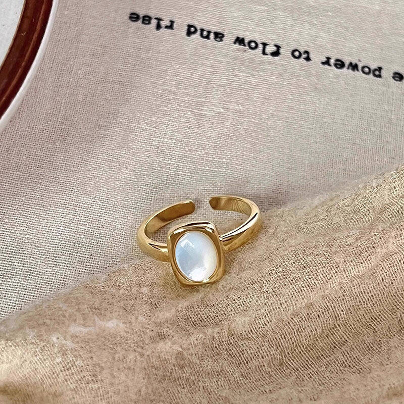 Vintage Mother of Pearl & Tiger Eye Ring Set
