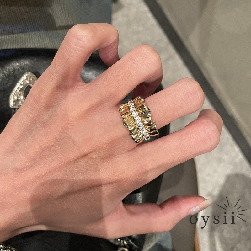 Velvet Muse – Vintage Satin Pleated Statement Ring