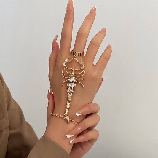 Unique 3D Linked Finger Bracelet
