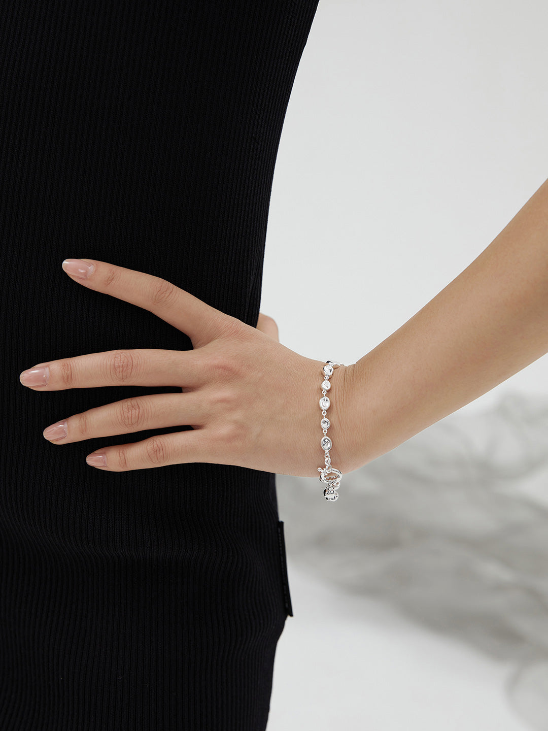 Handcrafted solid silver minimalist bracelet, chic and modern jewelry style