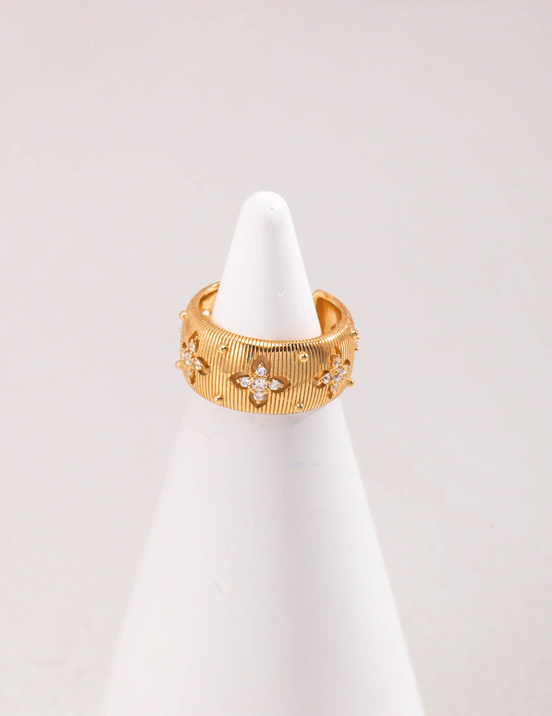 Minimalist sterling silver ring, timeless everyday jewelry for women