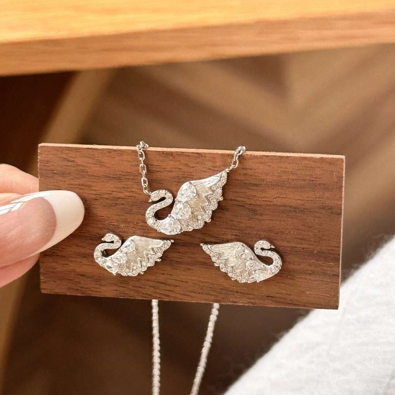 Brushed Swan Jewelry Set