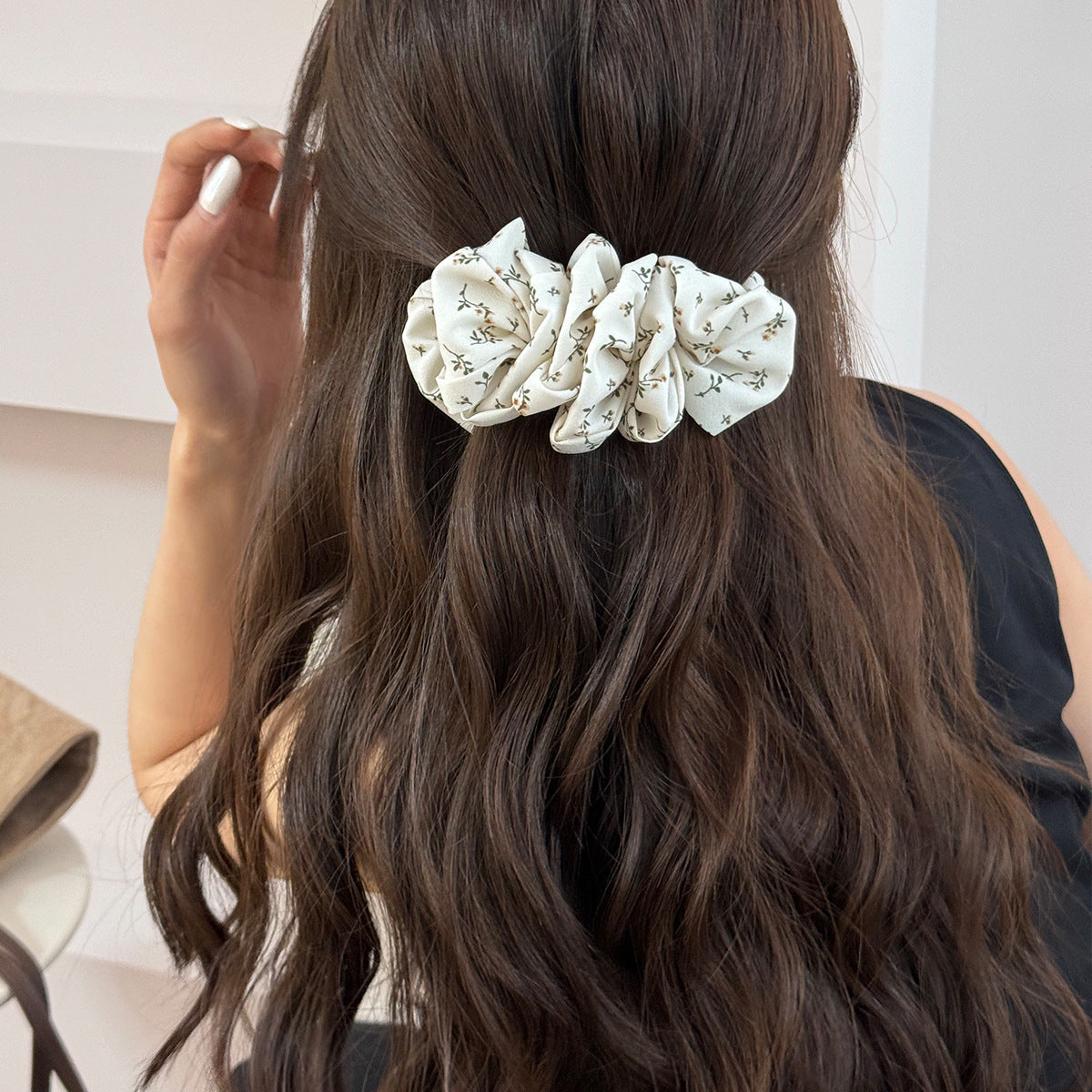 Ruffled Cloud Hair Claw Clip