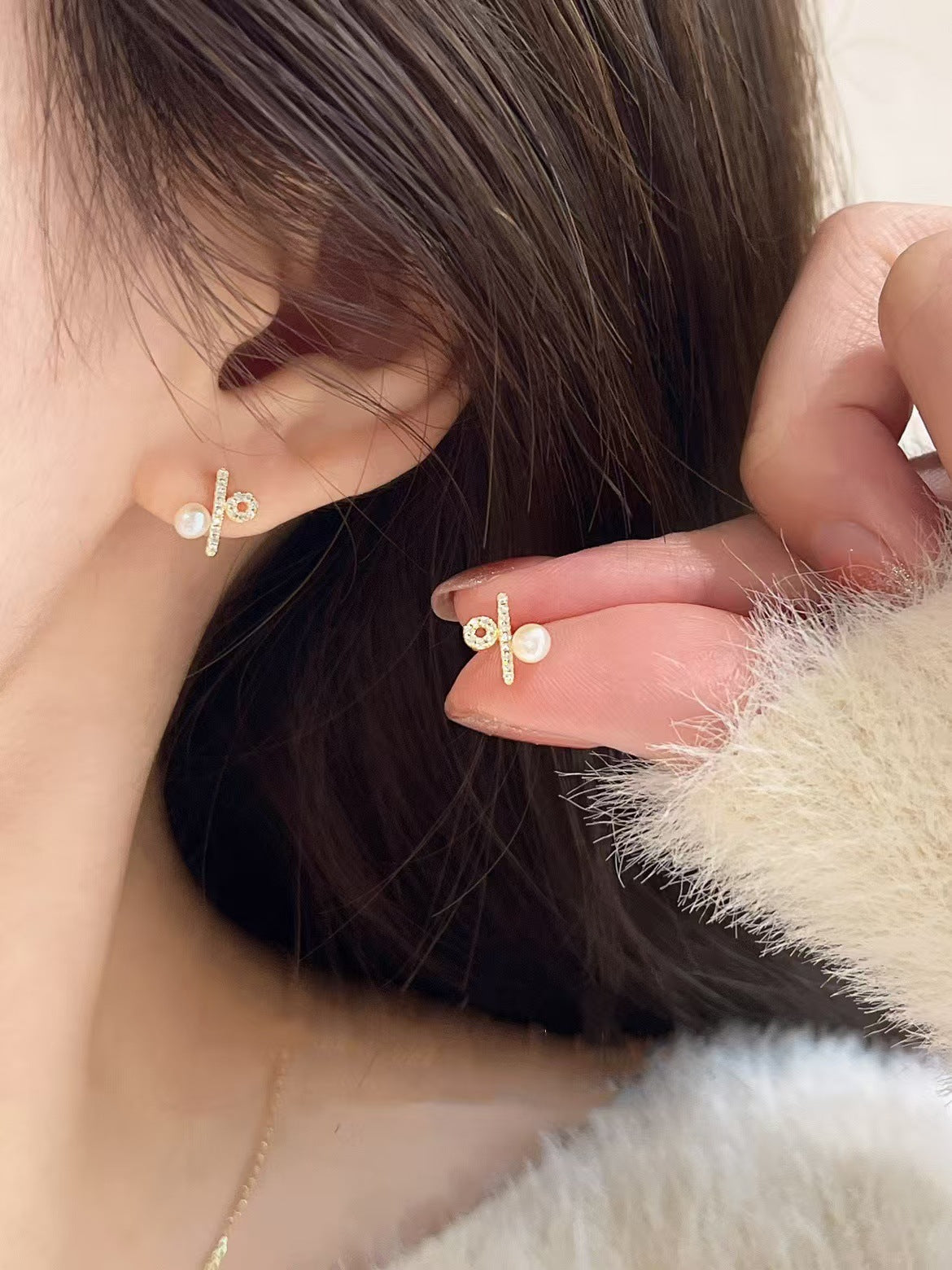 Pure Balance – S925 Silver Pearl Percent Earrings