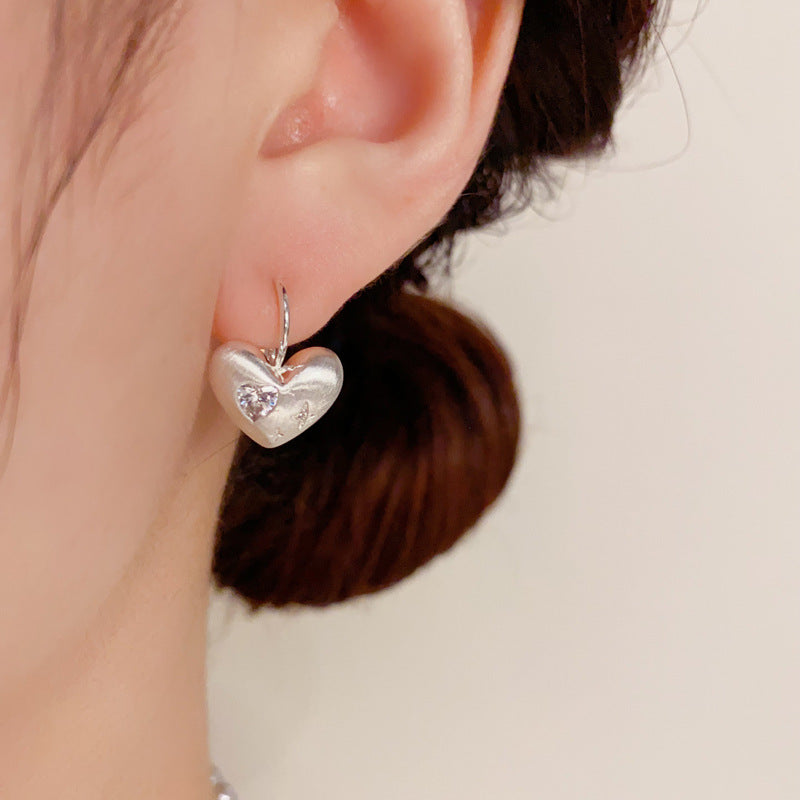 Amour Minimal — French Retro Brushed Silver Love Earrings