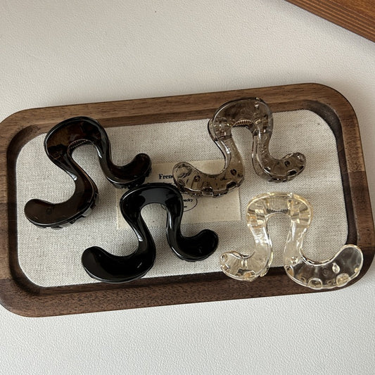 Geometric Wave Hair Claw