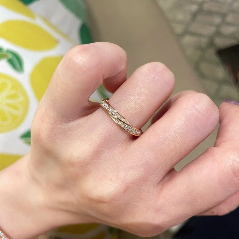 Infinity Spark – Mobius Diamond Ring