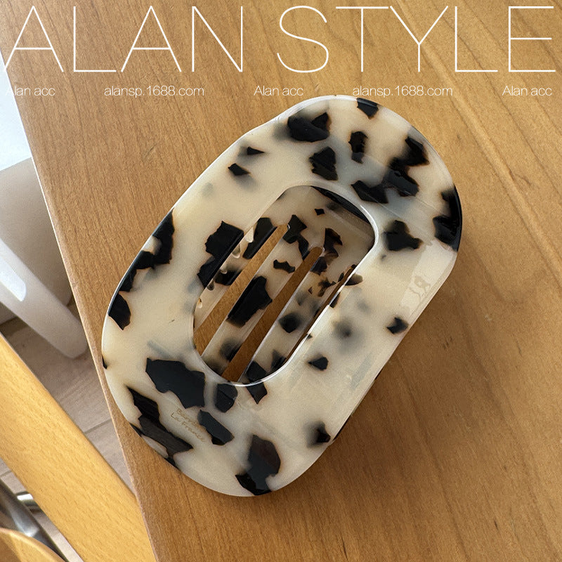 Curved Acetate Round Hair Claw