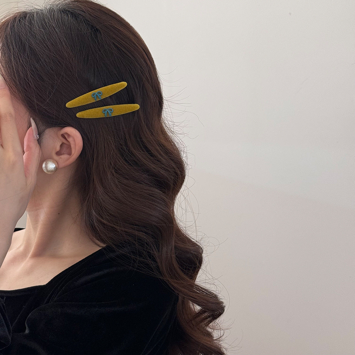 Velvet Alloy Bow Hair Clip