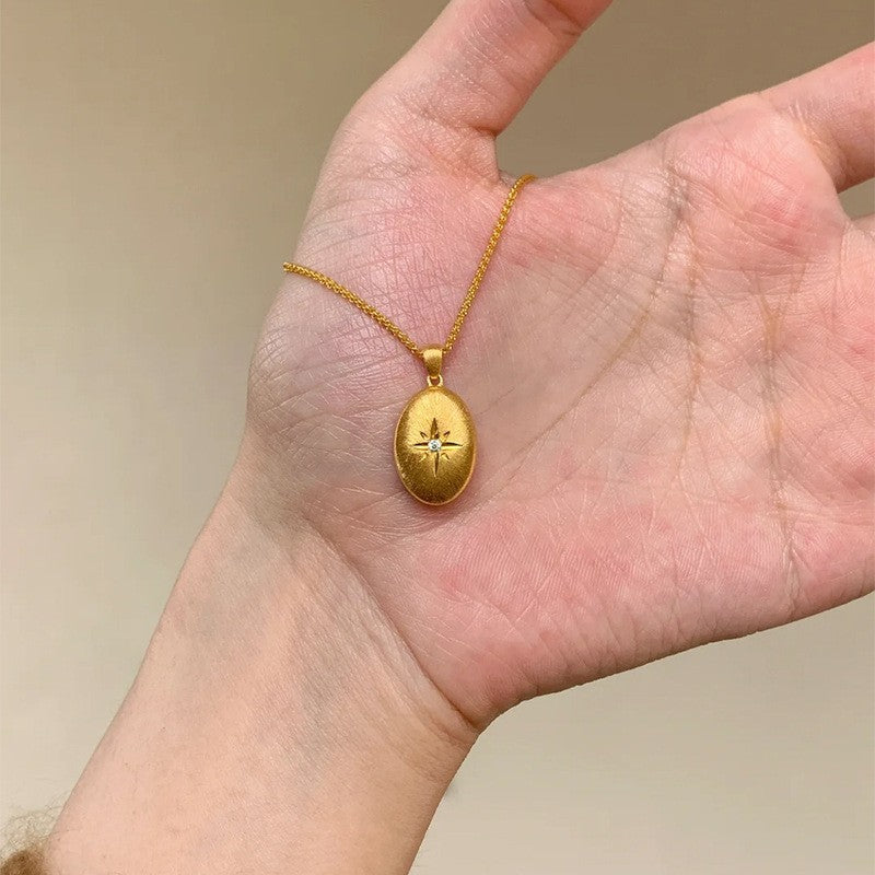 Stellar Bean – Matte Eight-Star Coffee Necklace