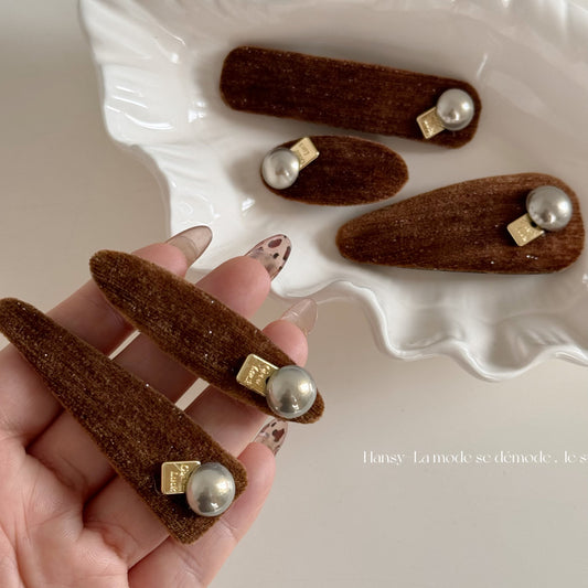 Vintage Pearl Velvet Hair Clip