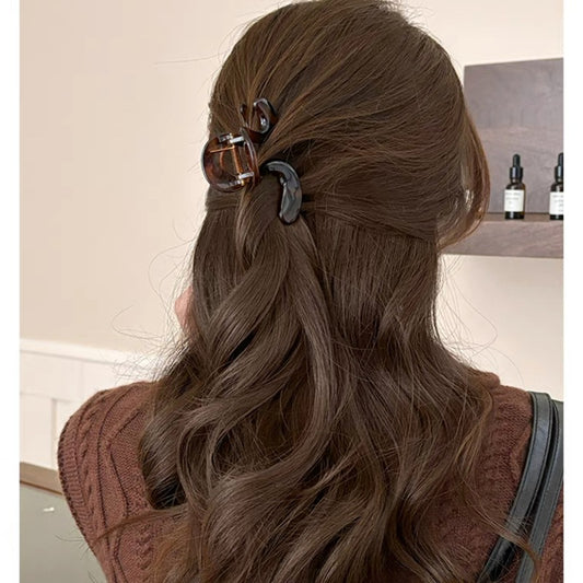 Geometric Wave Hair Claw