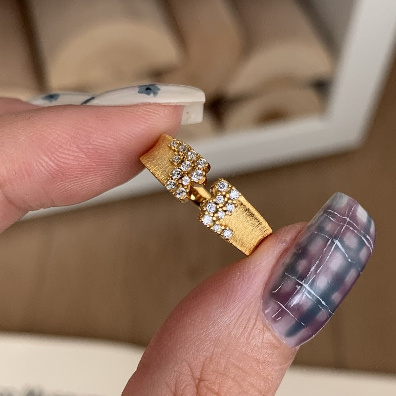 Starlit Veil – Brushed Gold Ring