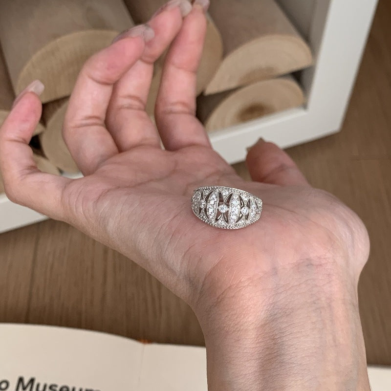 Lace Reverie – Vintage Pavé Ring