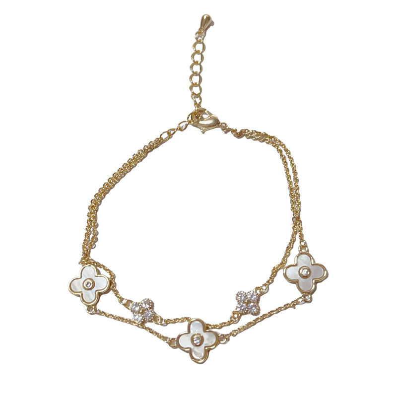 Clover Breeze — Double-Layer Shell Bracelet