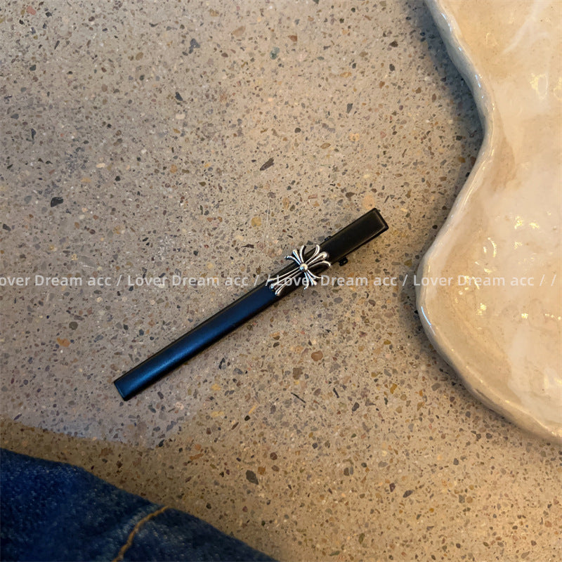 Vintage Black Cross BB Clip