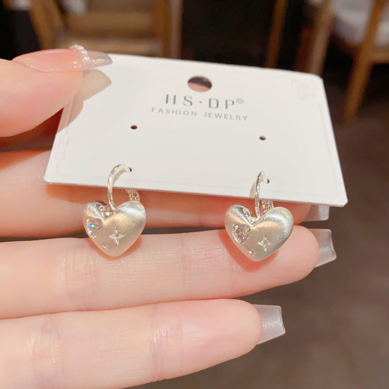 Amour Minimal — French Retro Brushed Silver Love Earrings