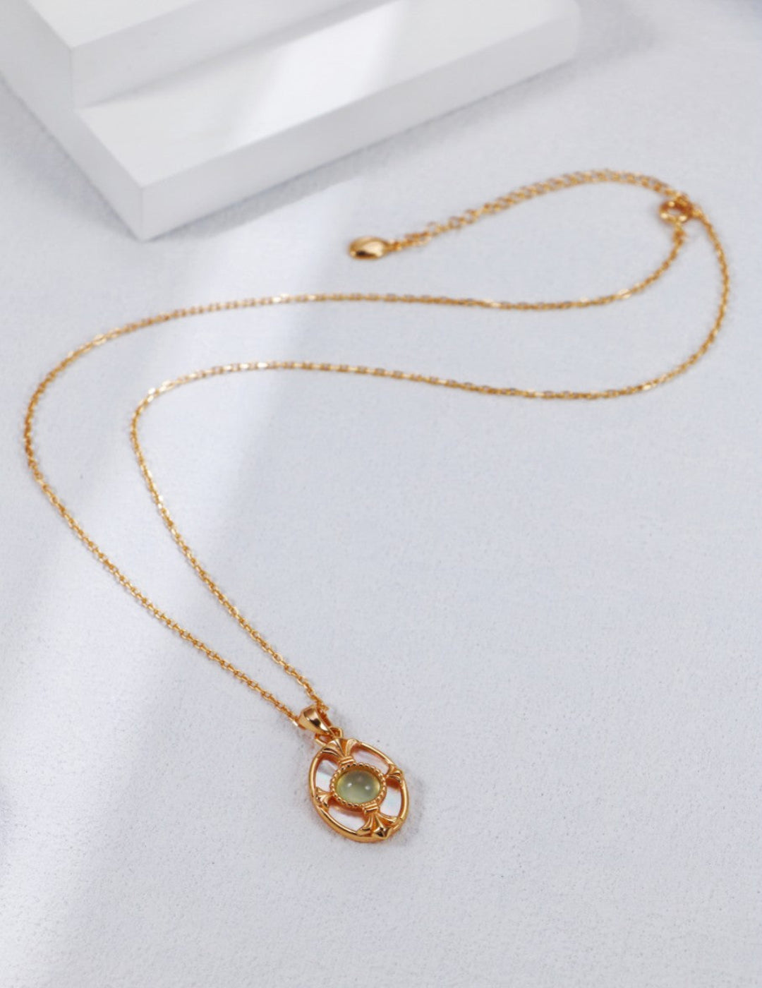 This S925 silver necklace features a stunning combination of amethyst and white mother of pearl, offering an elegant and timeless design. The rich purple hue of the amethyst is beautifully complemented by the smooth shine of the mother of pearl, making this necklace a perfect accessory for both casual and formal occasions. Ideal for those who appreciate high-quality, handcrafted jewelry with a sophisticated touch.