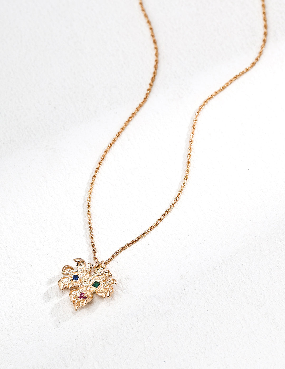 S925 Silver Antique Zircon Pendant Necklace - Timeless Silver Necklace with Brilliant Zircon Pendant, Ideal for Antique and Classic Jewelry Lovers