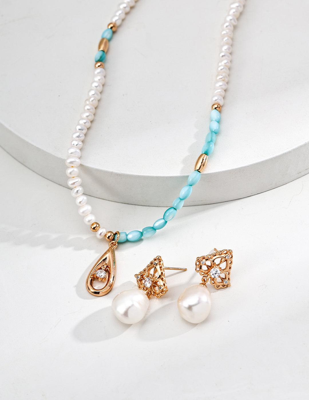S925 Silver Elegant Natural Pearl and Blue Mother-of-Pearl Necklace with Zircon - Timeless Silver Necklace featuring Natural Pearls, Blue Mother-of-Pearl, and Sparkling Zircon for a Sophisticated Look