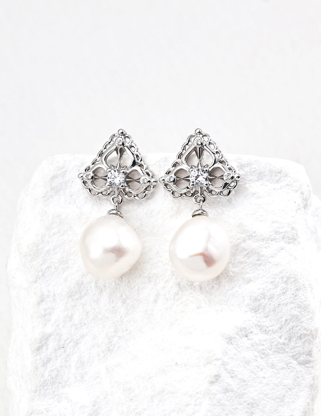 S925 Silver Elegant Natural Pearl and Zircon Earrings - Timeless Silver Earrings featuring Natural Pearls and Sparkling Zircon Stones for a Sophisticated, Elegant Look