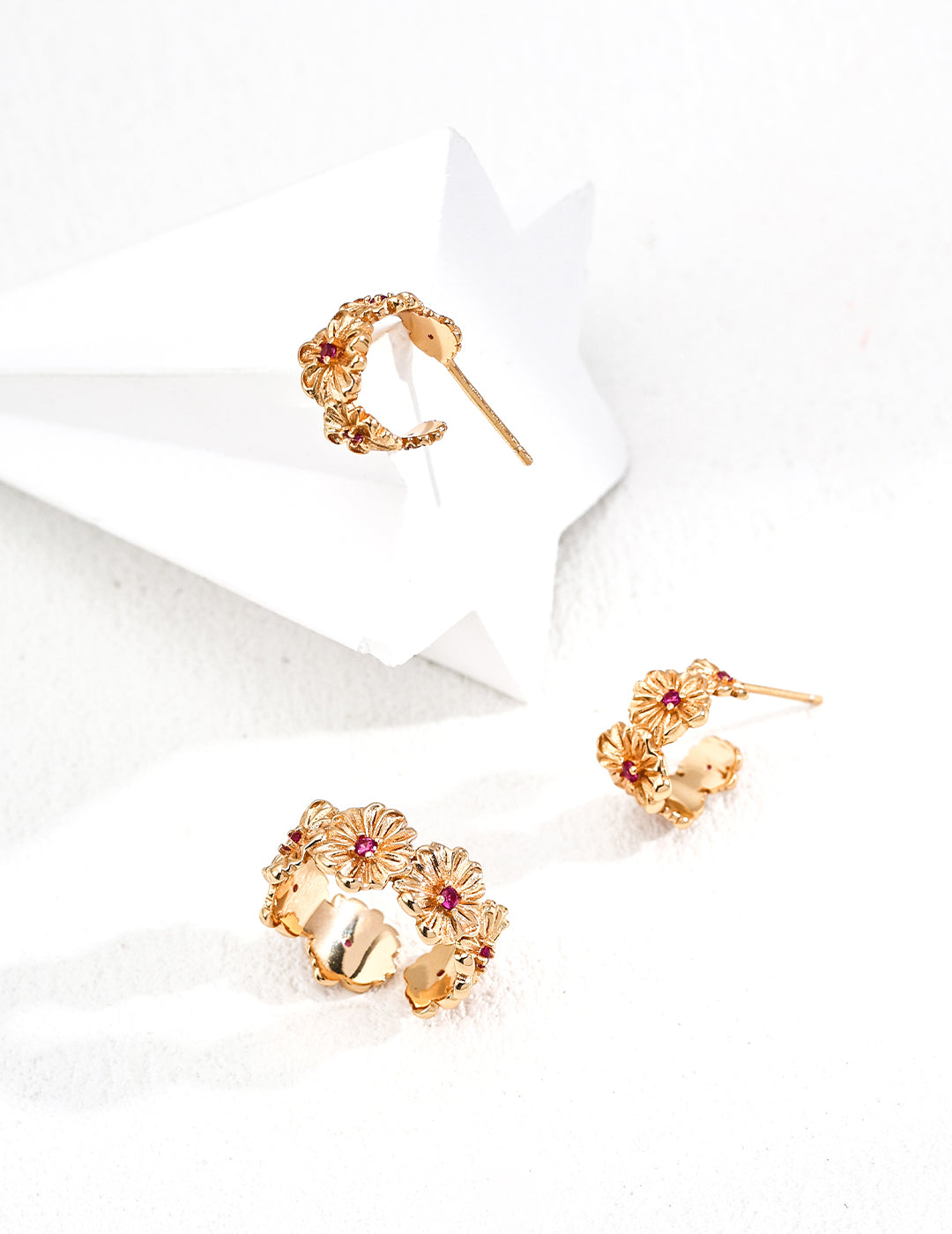 S925 silver elegant zircon ring, designed to add a sophisticated sparkle to any look. Perfect for formal or casual wear, featuring a high-quality zircon stone.
