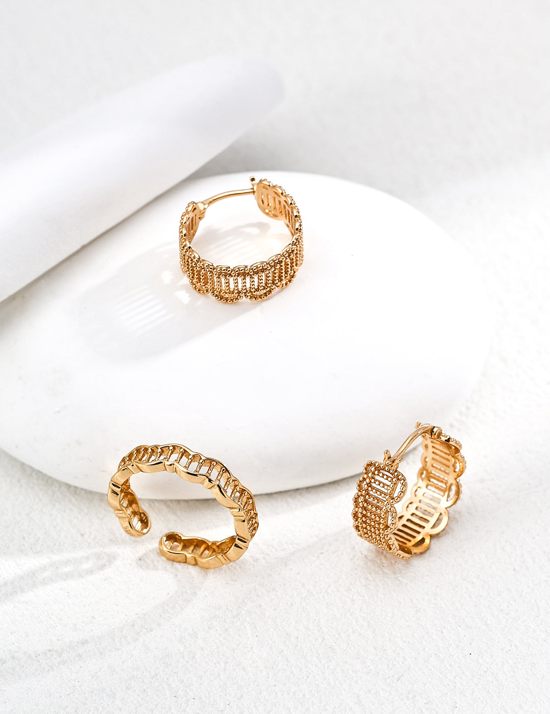 S925 Silver Fashion-Forward Earrings - Trendy Silver Earrings with a Modern Design, Perfect for Stylish and Contemporary Jewelry Enthusiasts