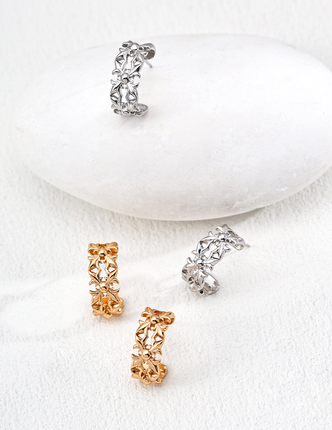 S925 silver minimalist vintage earrings, designed with a simple yet timeless vintage charm. Perfect for those seeking elegant, handcrafted silver jewelry with a minimalist aesthetic.