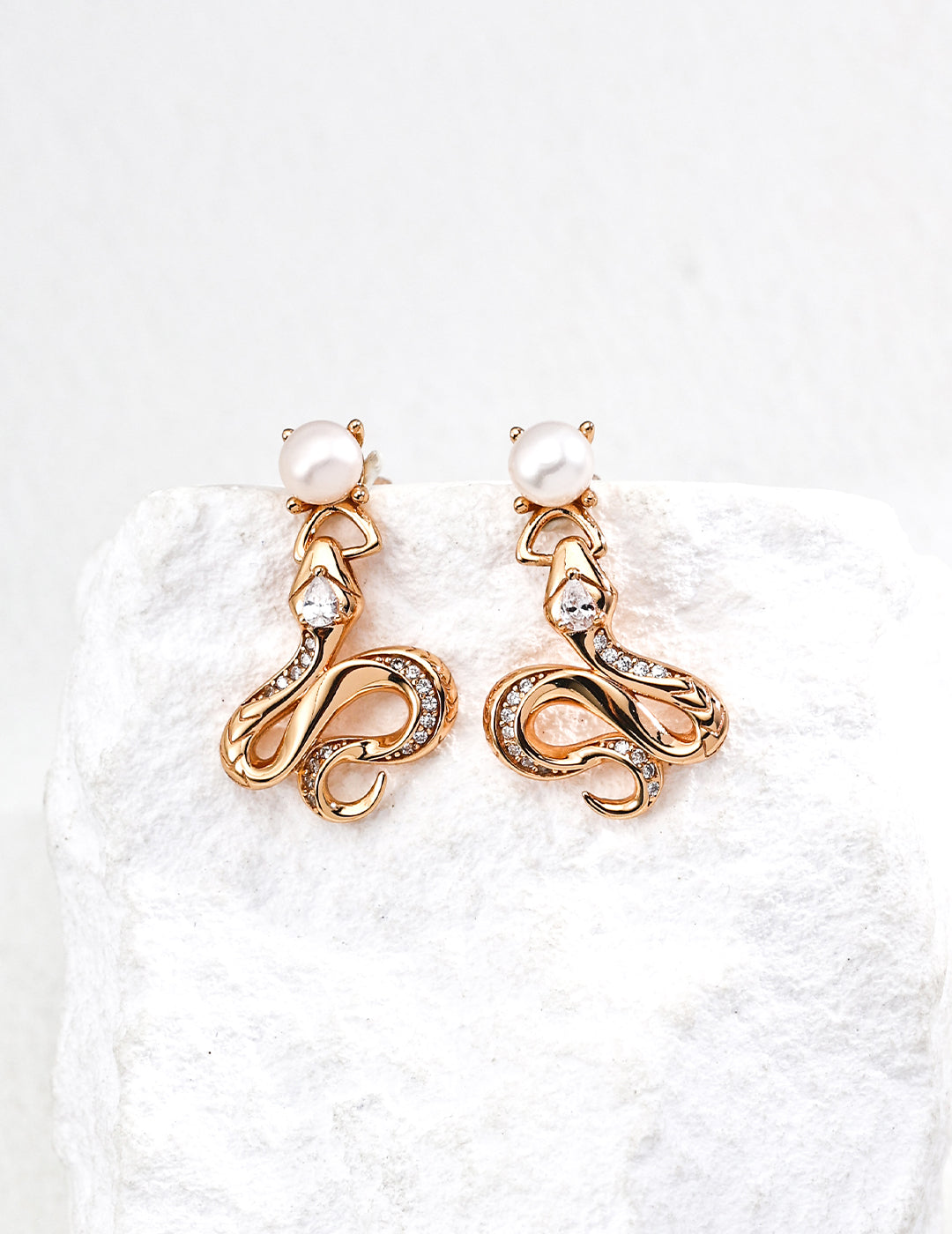 S925 Silver Retro Design Pearl and Zircon Studs - Vintage Pearl Earrings, Elegant Zircon Jewelry, Timeless Silver Studs, Handmade Luxury Pearl Accessories