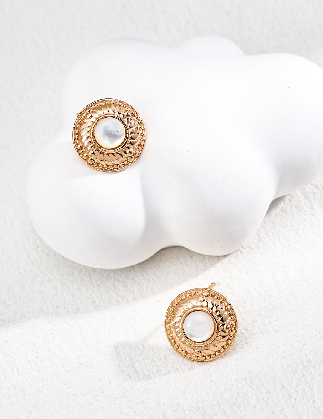 S925 Silver Retro Mother-of-Pearl Stud Earrings - Vintage Pearl Jewelry, Elegant Silver Studs, Timeless Classic Earrings, Handmade Silver Accessories