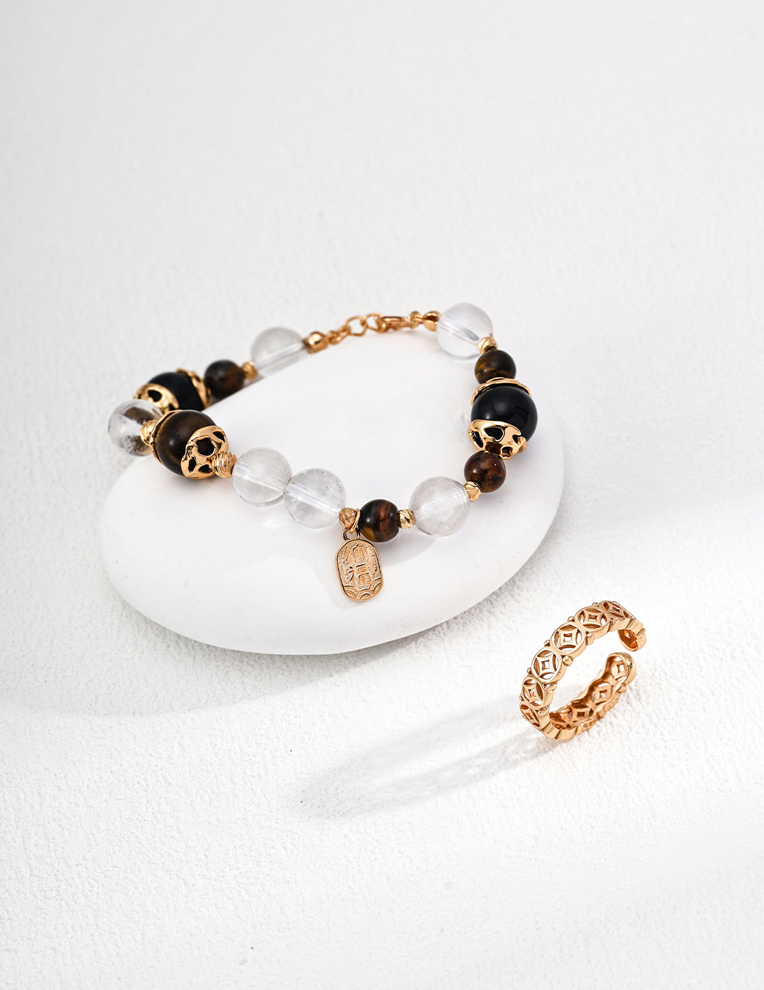 S925 silver bracelet featuring natural tiger eye, black onyx, and crystal beads — handcrafted for grounding energy, emotional protection, and inner strength. A spiritual healing bracelet ideal for daily wear and mindful living