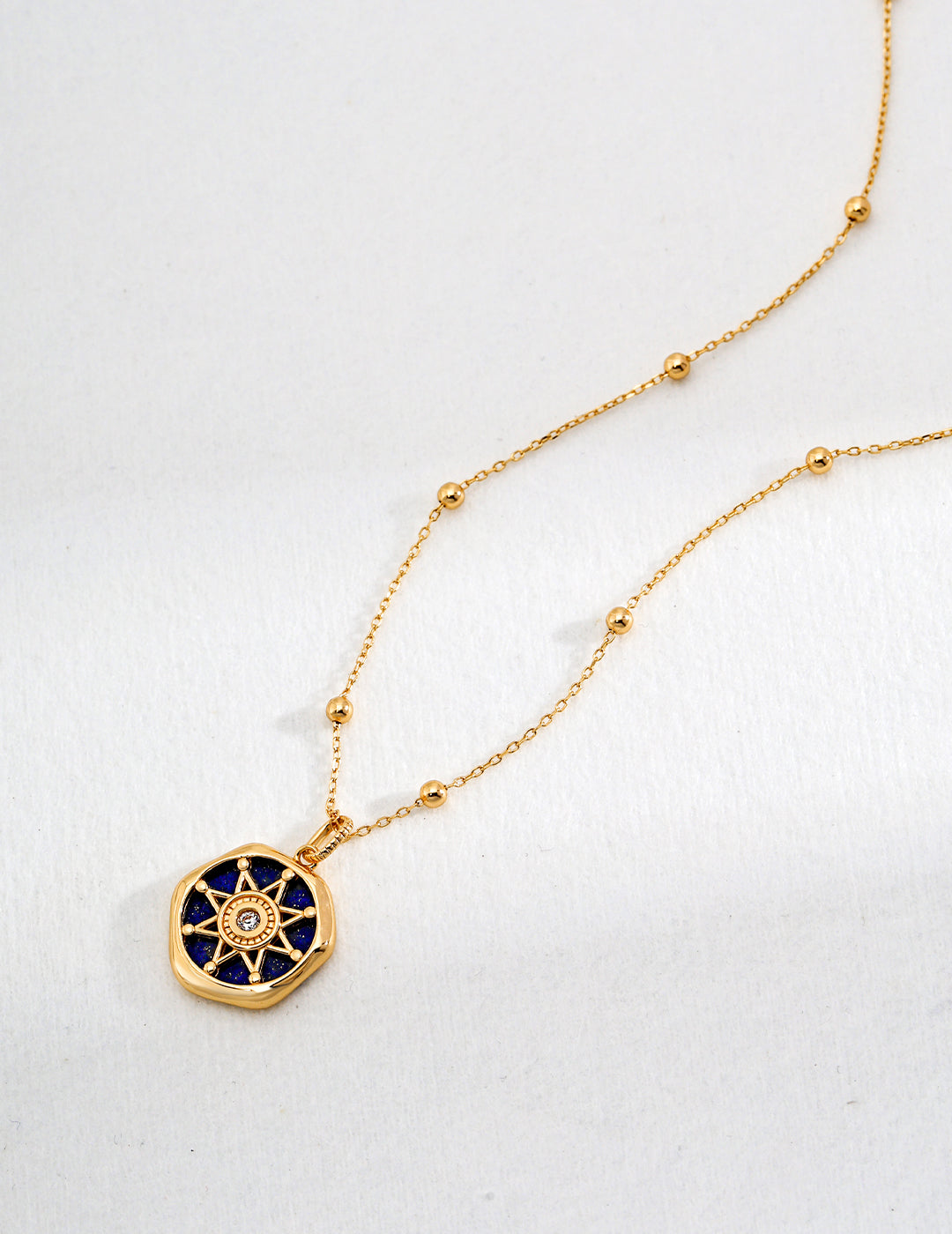 This S925 sterling silver necklace features a striking lapis lazuli gemstone, offering a bold blue hue that adds sophistication to any outfit. Perfect for both casual wear and formal occasions, this necklace is a timeless piece for lovers of high-quality gemstone jewelry.