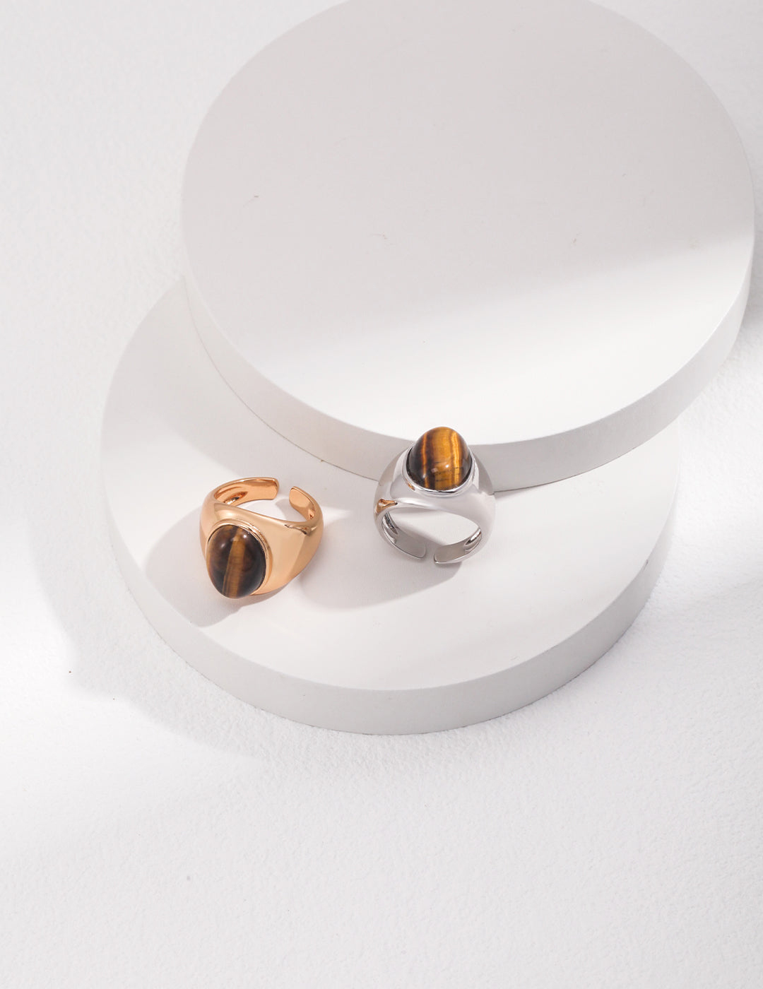 S925 silver ring with a captivating tiger eye stone, offering a natural and earthy aesthetic for a sophisticated look.