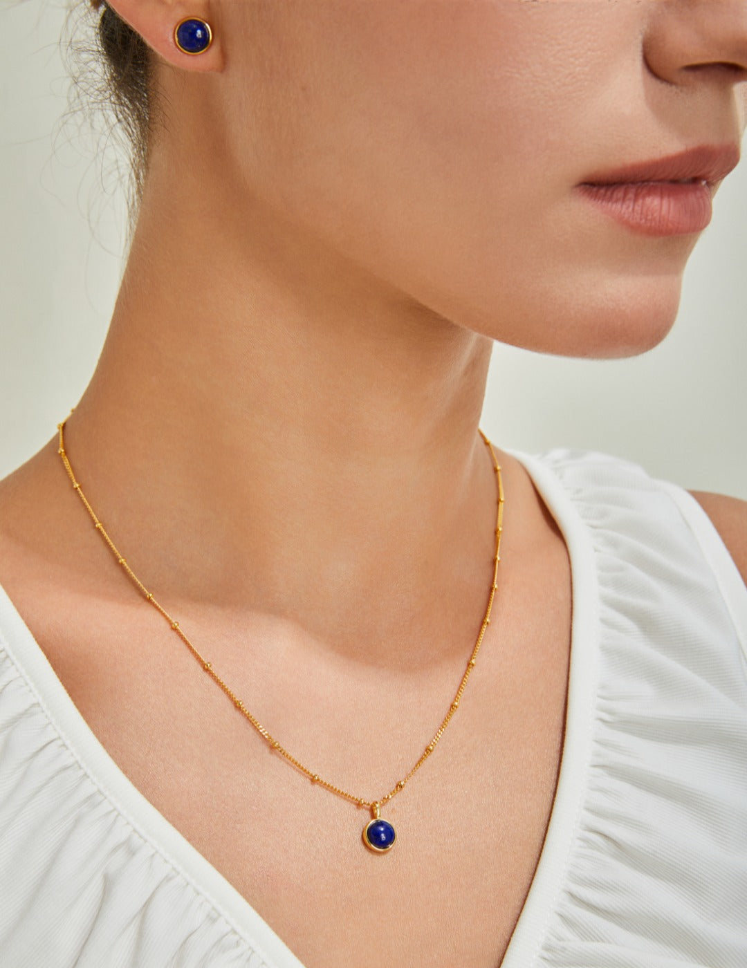 Vintage gold tone necklace crafted from S925 sterling silver, featuring an antique finish and minimalist design — ideal for elegant layering, retro-inspired fashion, and timeless everyday jewelry