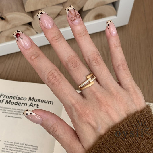 Silent Grace – Double-Layer Zircon Ring