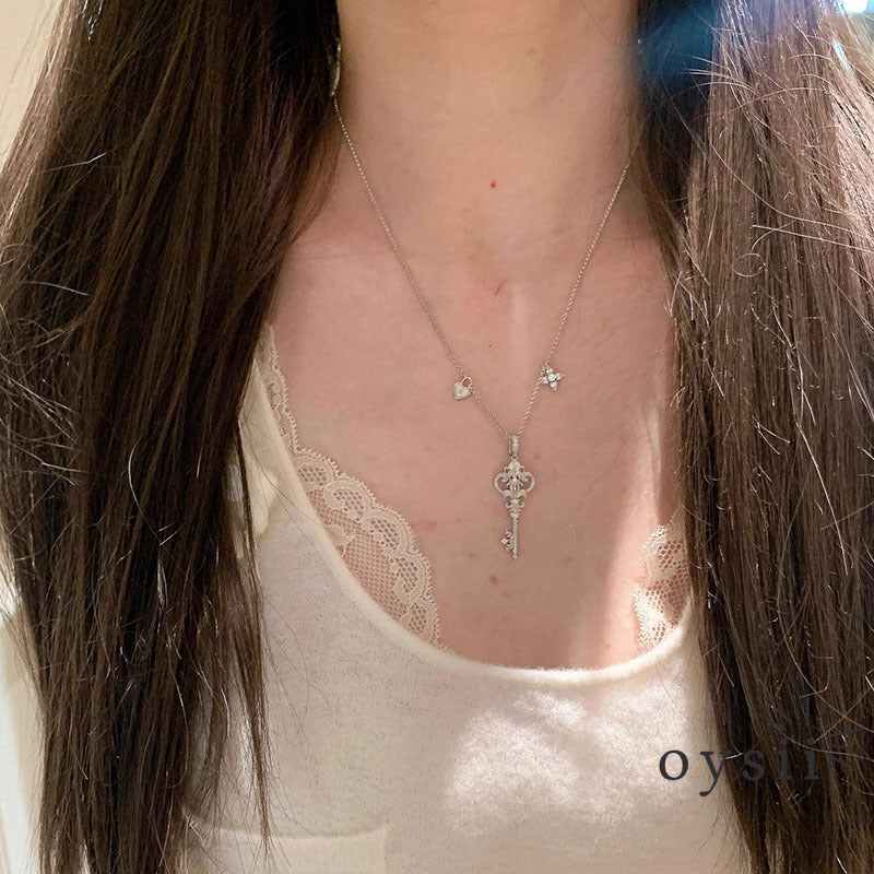 Iris Secret – Vintage Silver Key Necklace